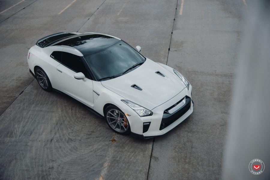  Nissan GT-R on Vossen Wheels (M-X2) 2019 года  (фото 23 из 26)
